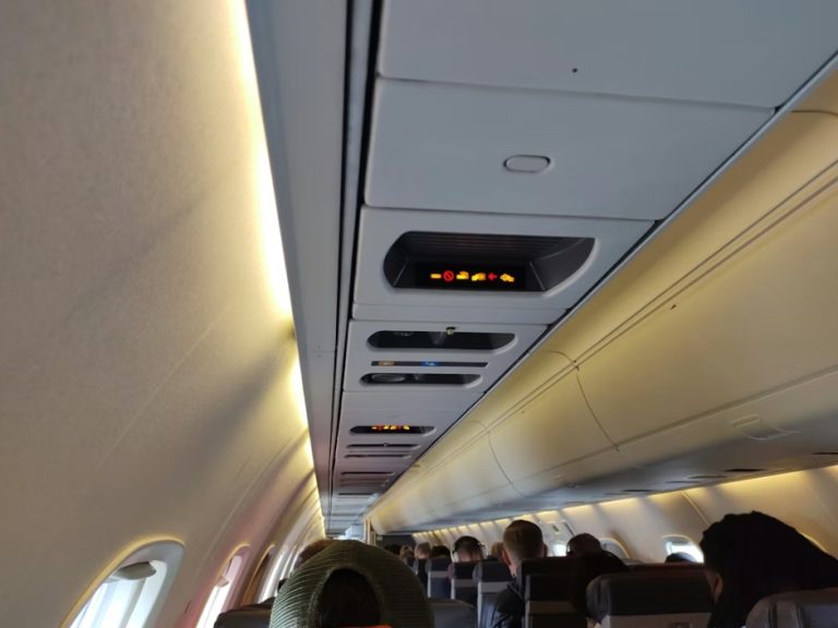 Ručni prtljag u avionu