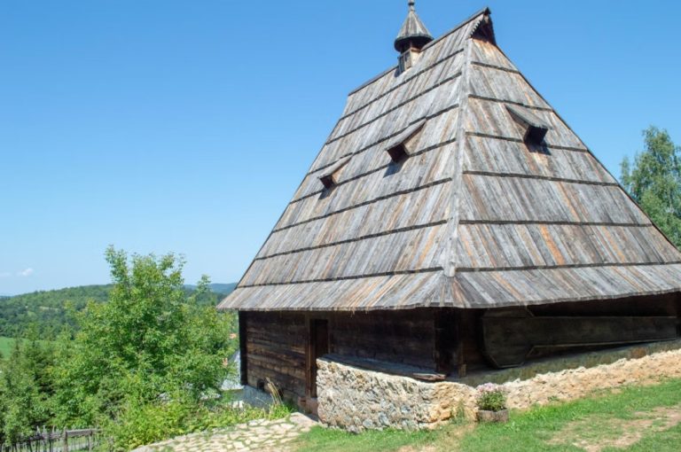 Sirogojno