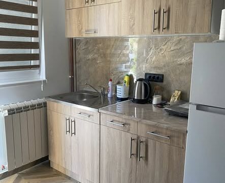 studio-apartman-na-dan-novi-sad-parking-02