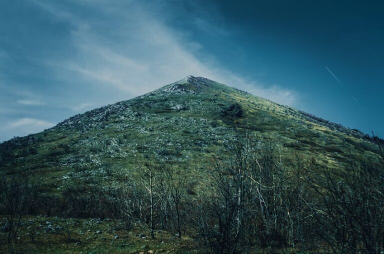 Rtanj sa pogledom na vrh Šiljak, jedna od najlepših planina u istočnoj Srbiji