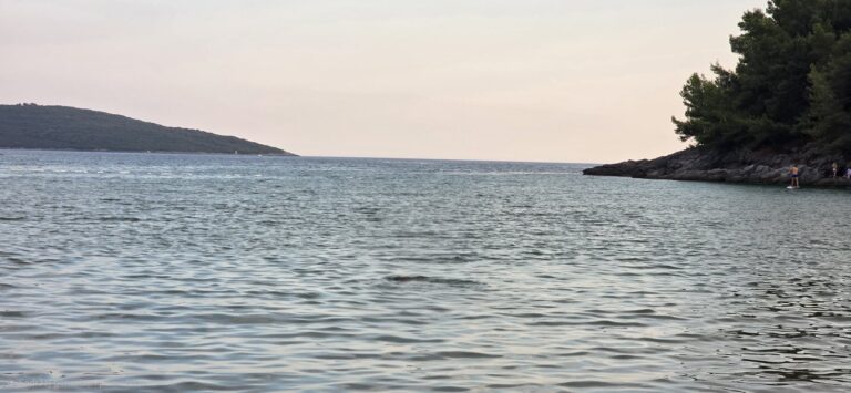 Plavi Horizonti Crna Gora – peščana plaža i mirno more na Luštici